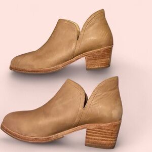 Nisolo Mia Ankle Boots